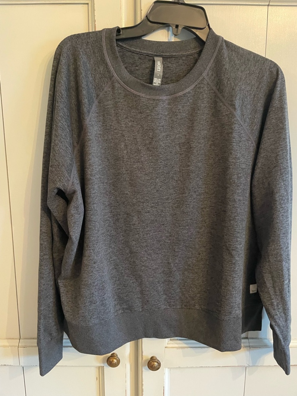 Vuori Crewneck Sweatshirt - Black/Gray. Large